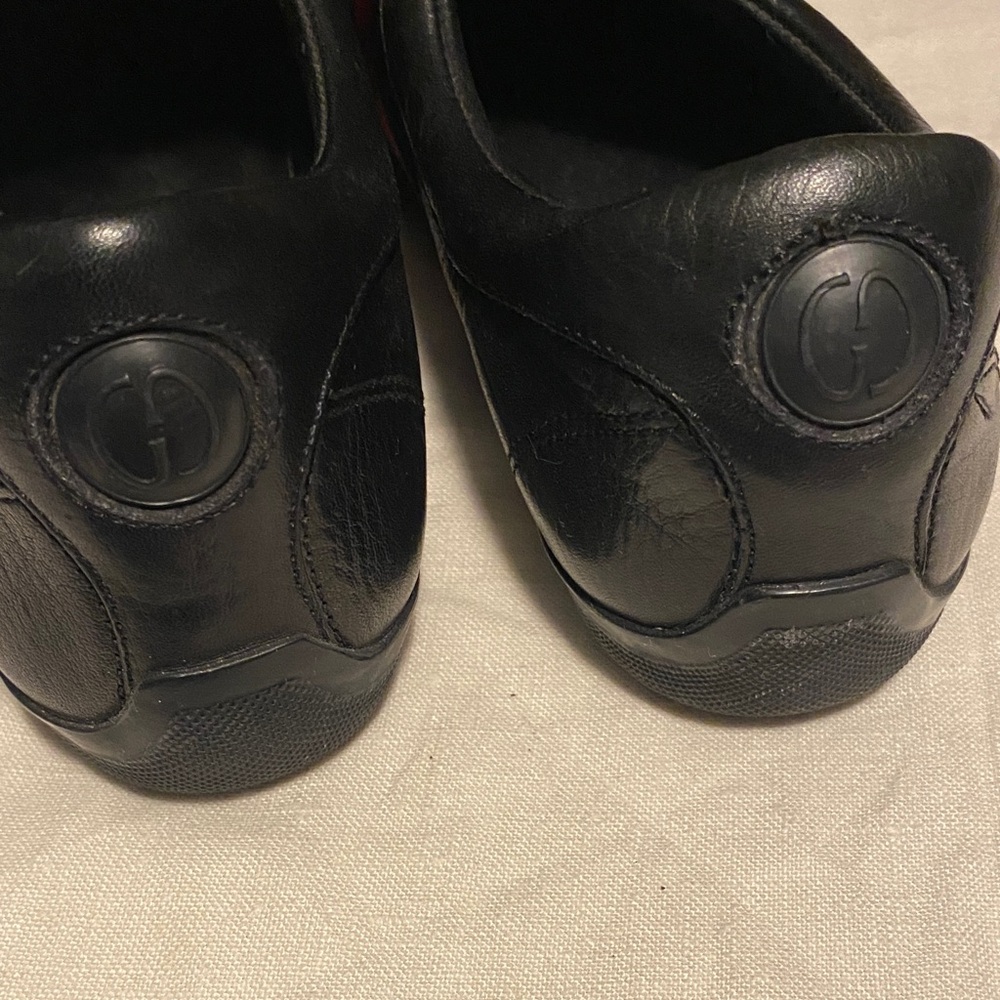 Gucci Black Leather Slip-Ons with Red and Blue Accents - Picture 4 of 7